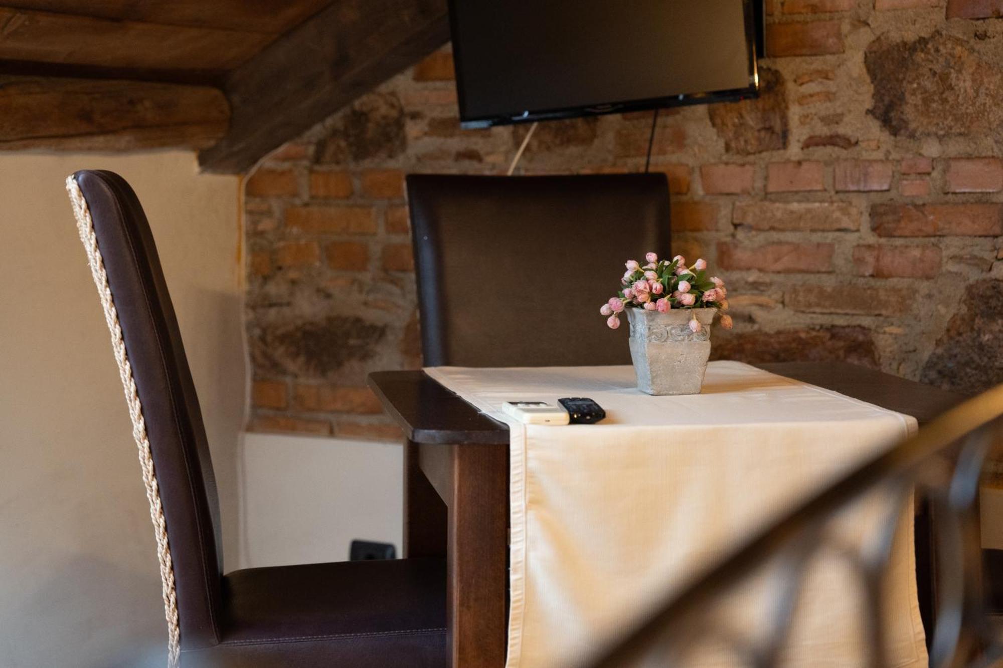 Residenza L'Antico Borgo Hotel Filadelfia Стая снимка